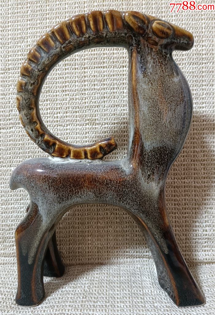 岁月流光中的工艺之美 浅谈文革7080年代兔毫釉羊瓷塑摆件