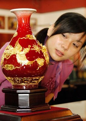 首届海峡两岸工艺美术交流会在厦门成功举办，共绘中华匠心新篇章